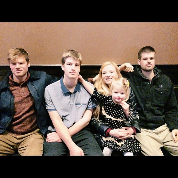 Meet your Posher, Stacey - Picture 7 of 8